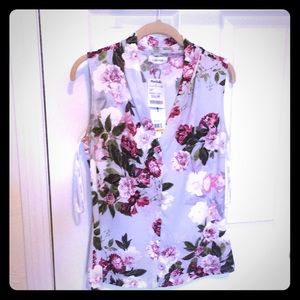 V-neck Calvin Klein top